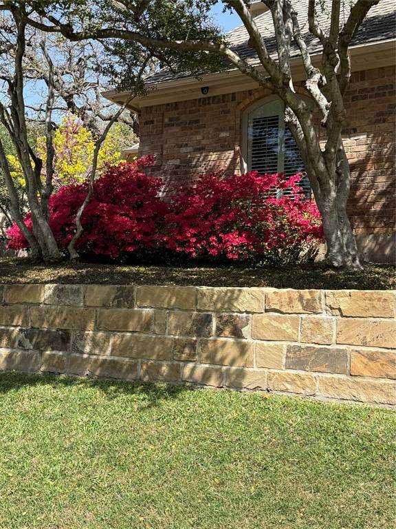 907 Loch Lomond Drive, Arlington, TX 76012