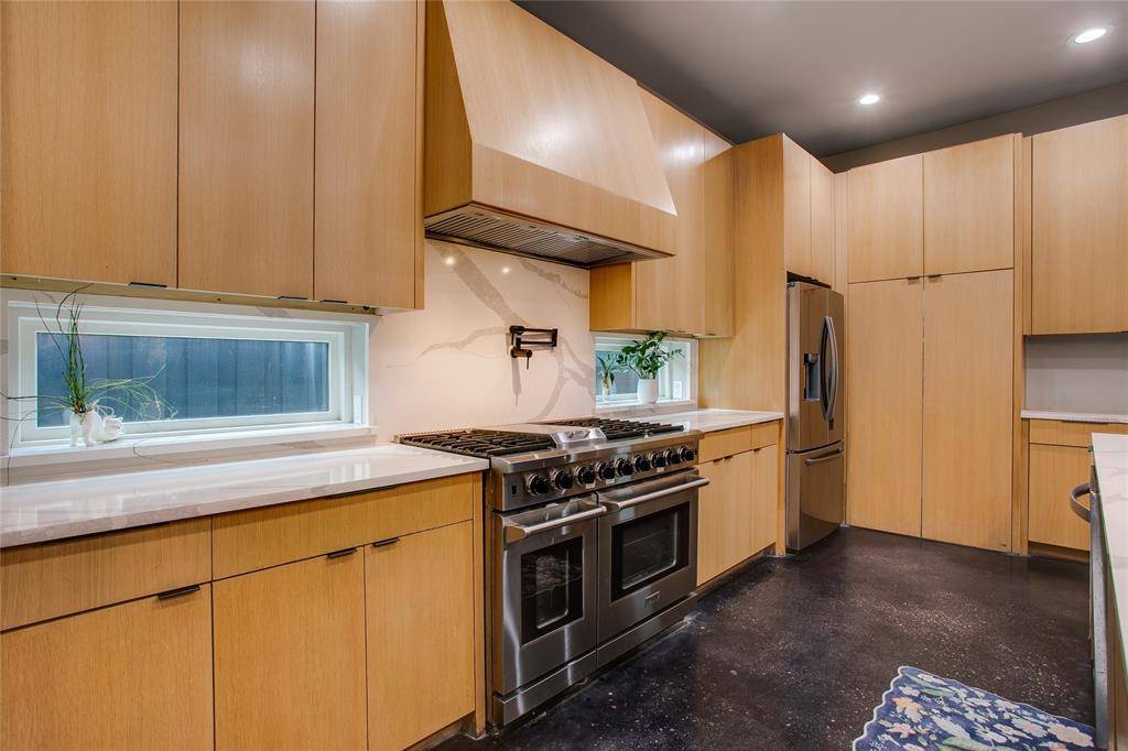 8926 Groveland Drive, Dallas, TX 75218