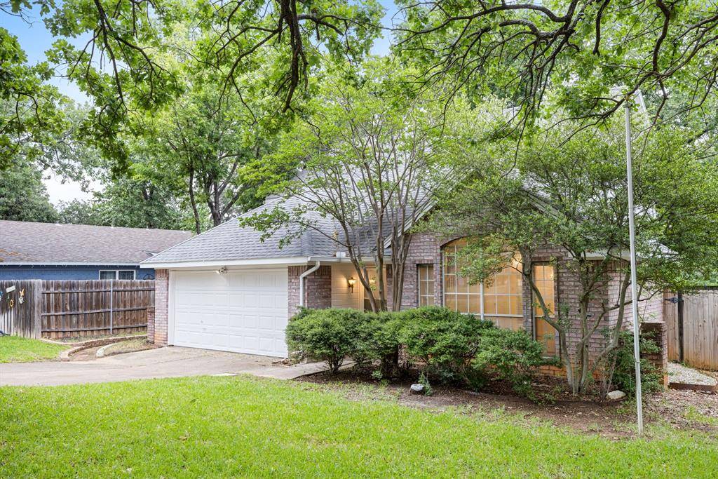 3208 Hickory Court, Bedford, TX 76021