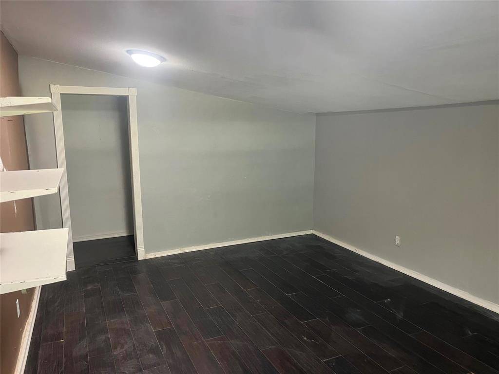 210 W Dexter Street, Sherman, TX 75092