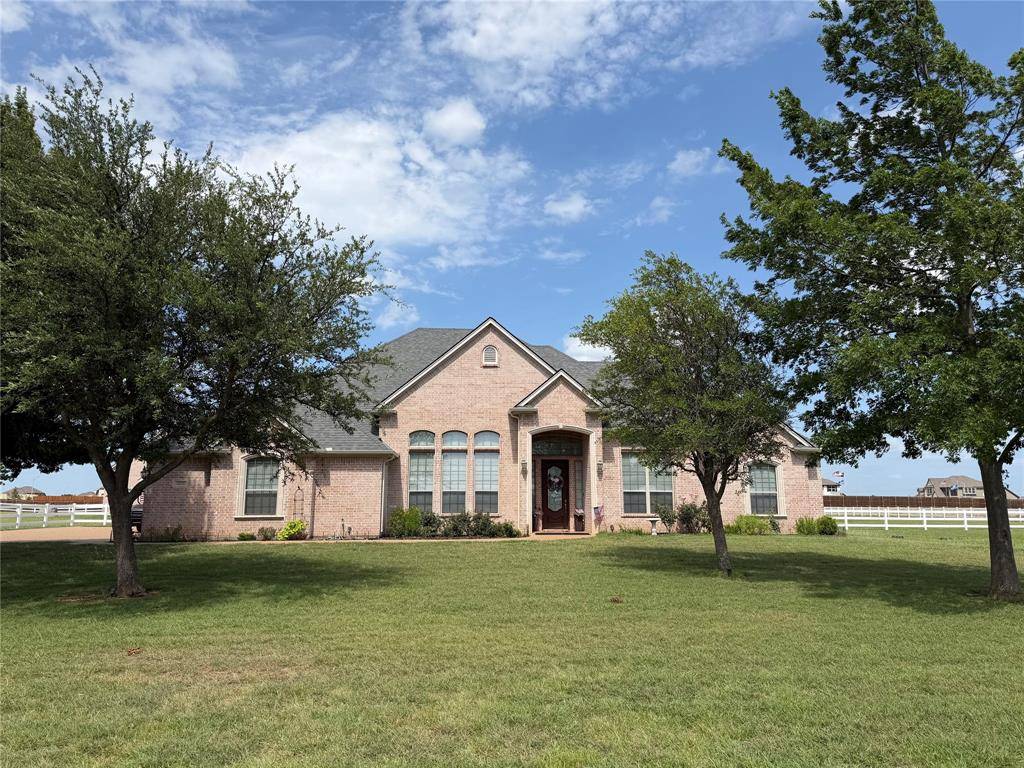 1009 Summerlin Drive, Granbury, TX 76048