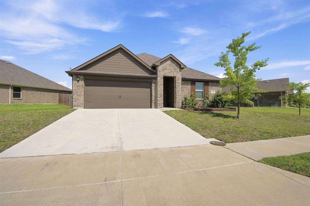 1100 Canterbury Lane, Ennis, TX 75119