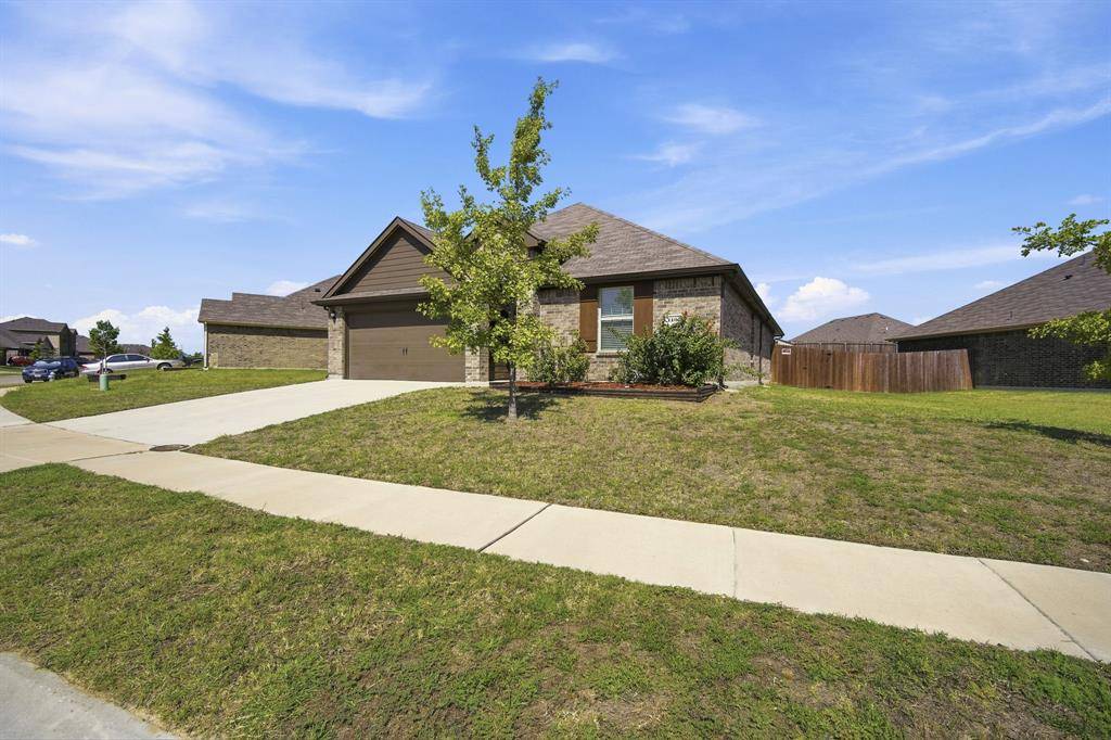 1100 Canterbury Lane, Ennis, TX 75119