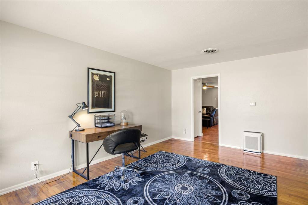 5225 Stephanie Drive, Haltom City, TX 76117