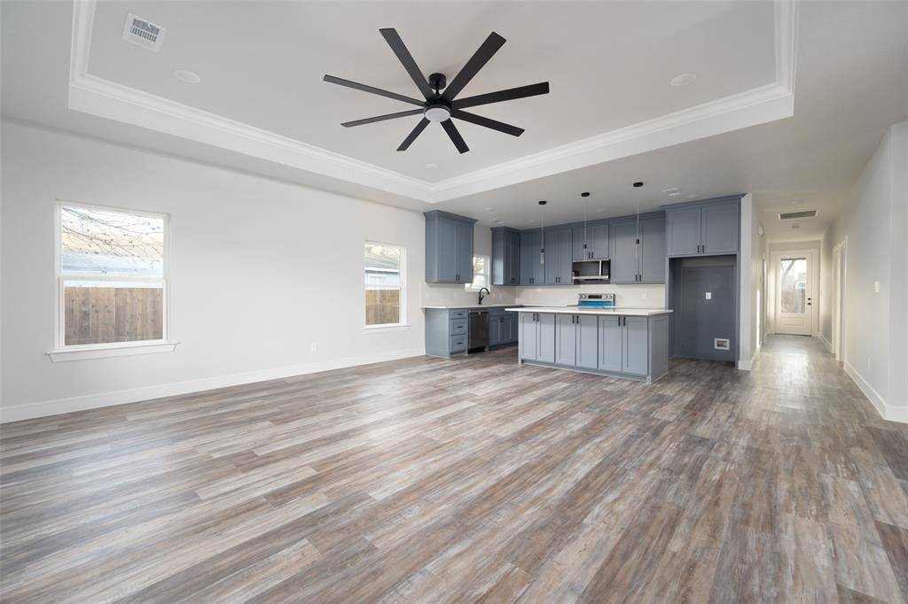 411 W Elm Street, Whitewright, TX 75491