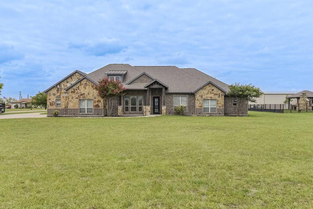 239 N Armstrong Road, Venus, TX 76084