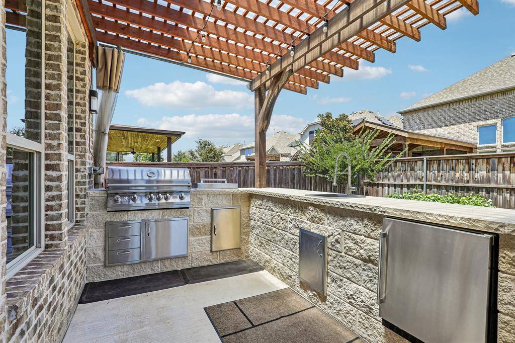 1123 Blue Lake Boulevard, Arlington, TX 76005