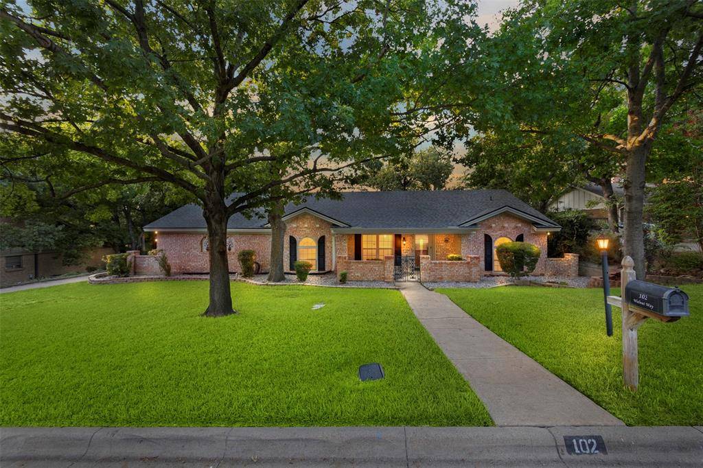102 Walnut Way, Euless, TX 76039