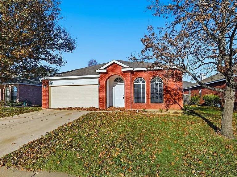1048 Harriman Drive, Saginaw, TX 76131