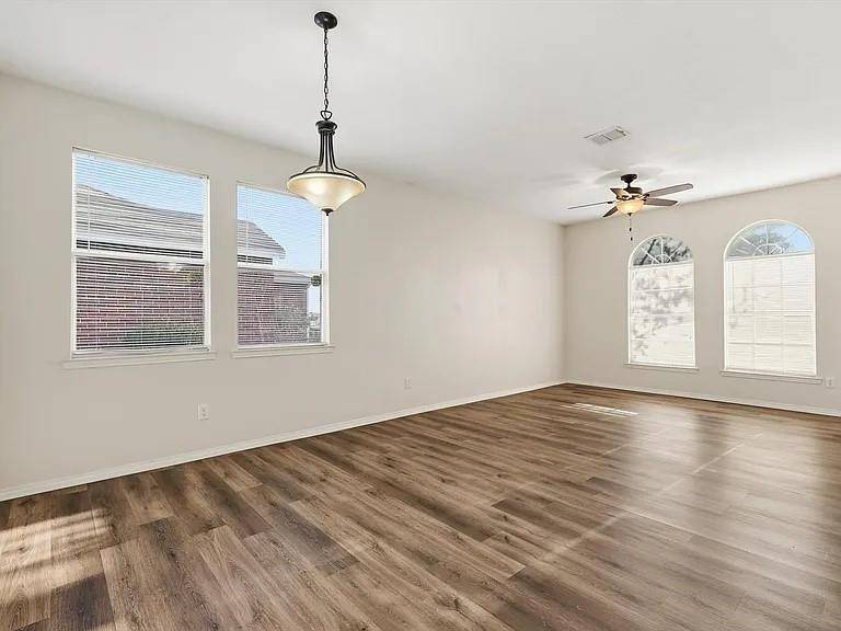 1048 Harriman Drive, Saginaw, TX 76131