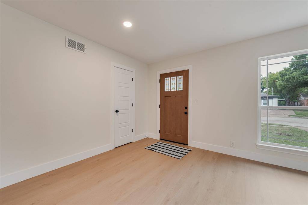 104 Dupont Circle, Fort Worth, TX 76134