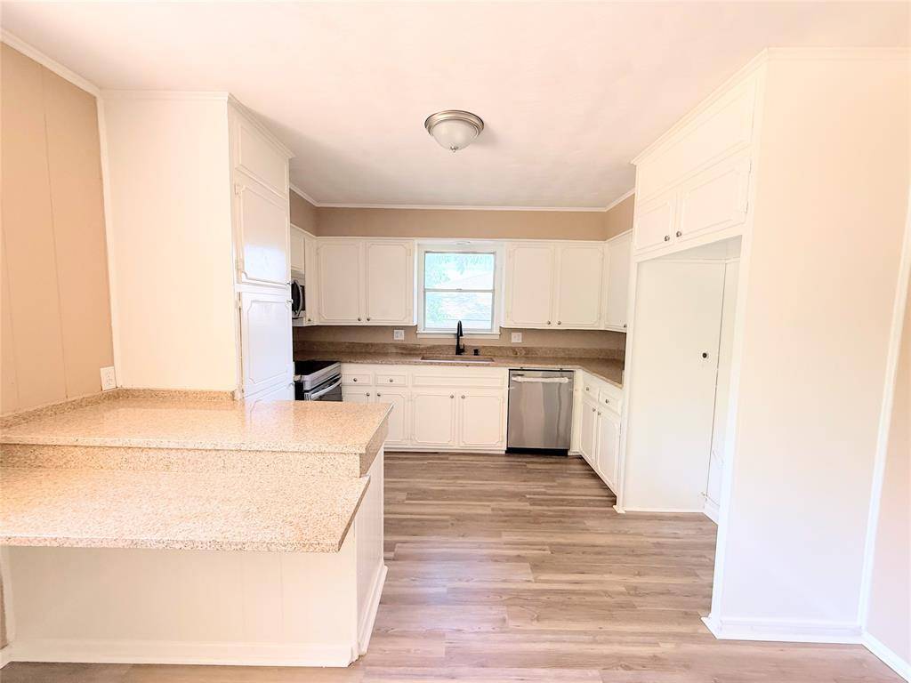 1336 Crestview Drive, Denison, TX 75020