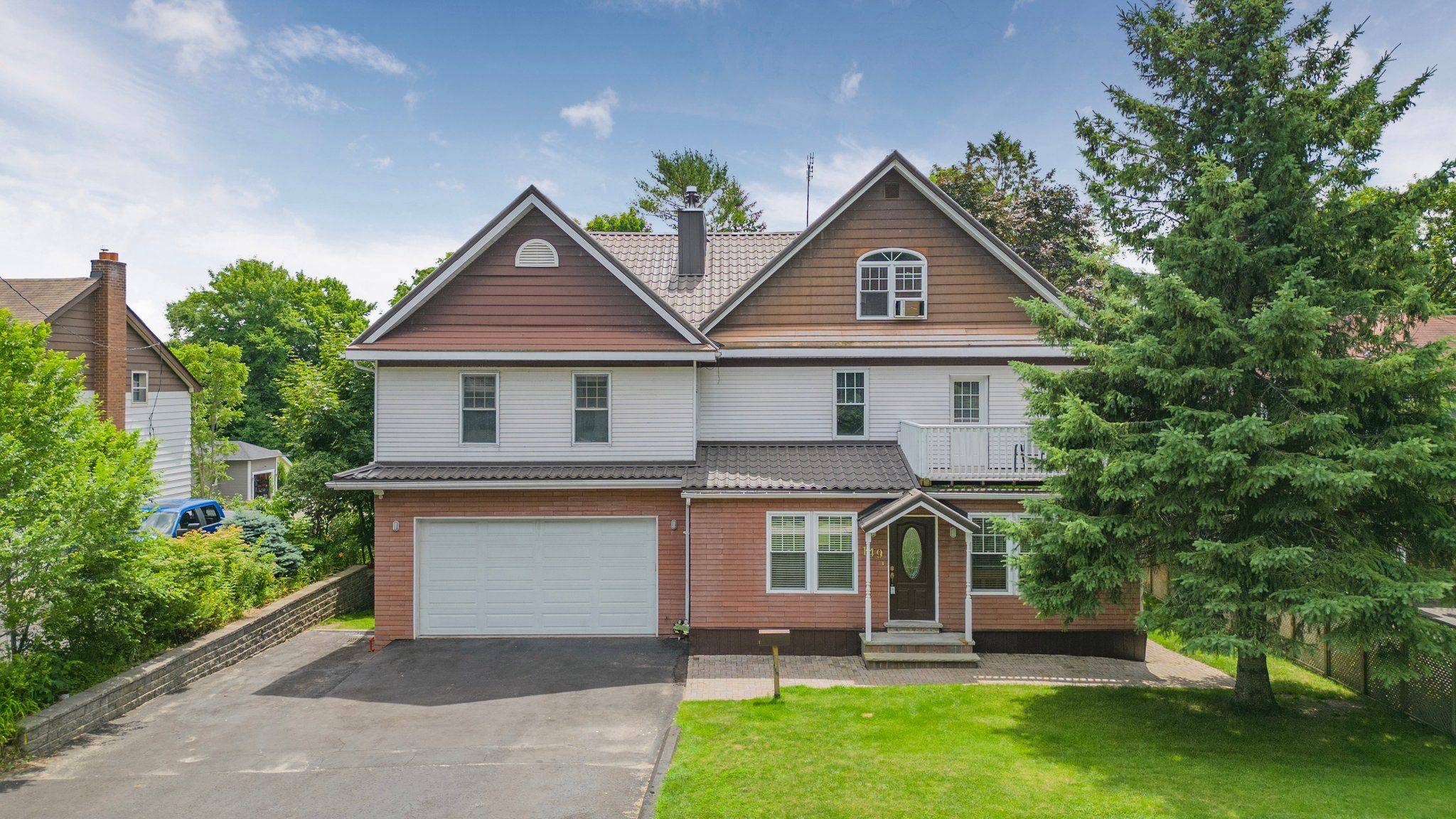 149 Blake ST, Barrie, ON L4M 1K4