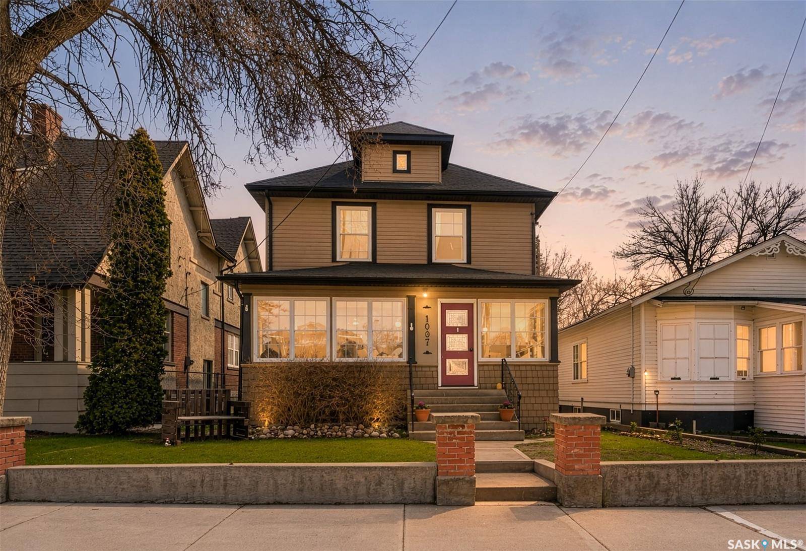 1037 Chestnut AVENUE, Moose Jaw, SK S6H 1A5