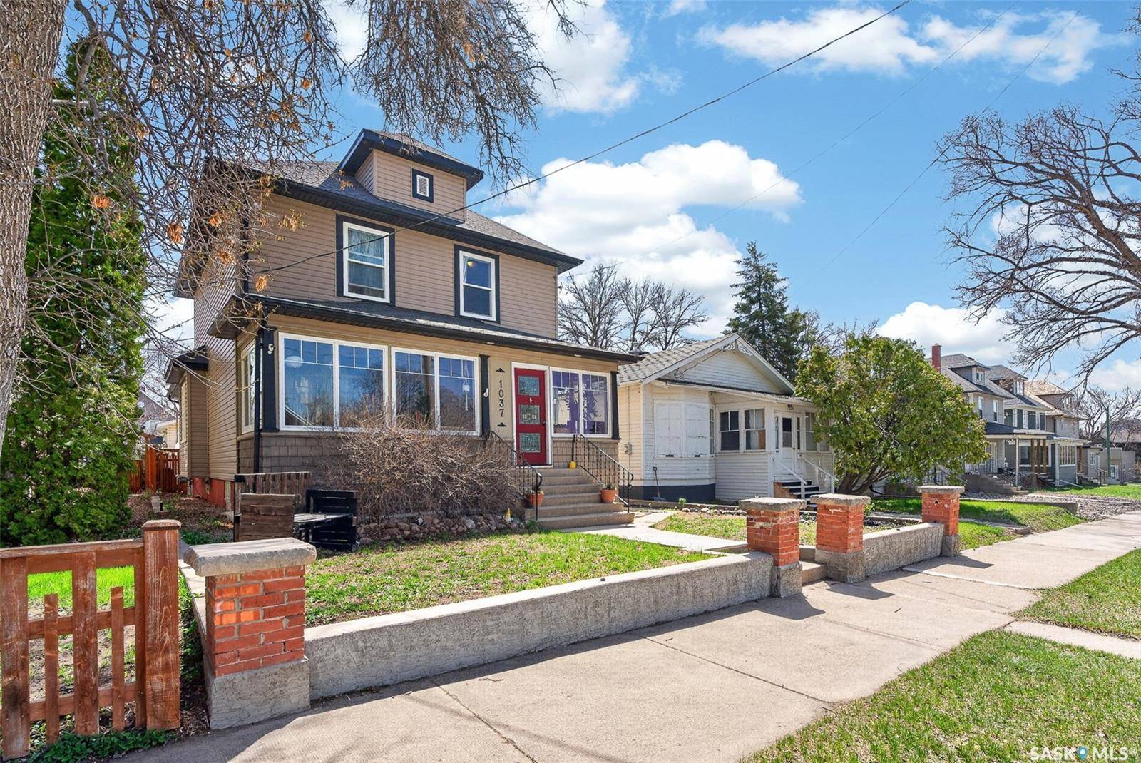 1037 Chestnut AVENUE, Moose Jaw, SK S6H 1A5