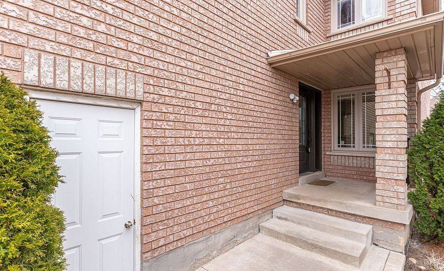 3744 Althorpe CIR, Mississauga, ON L5N 7G4