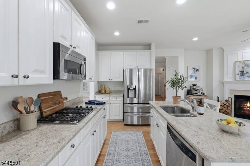 96 Hickory Hill Blvd, Totowa Boro, NJ 07512