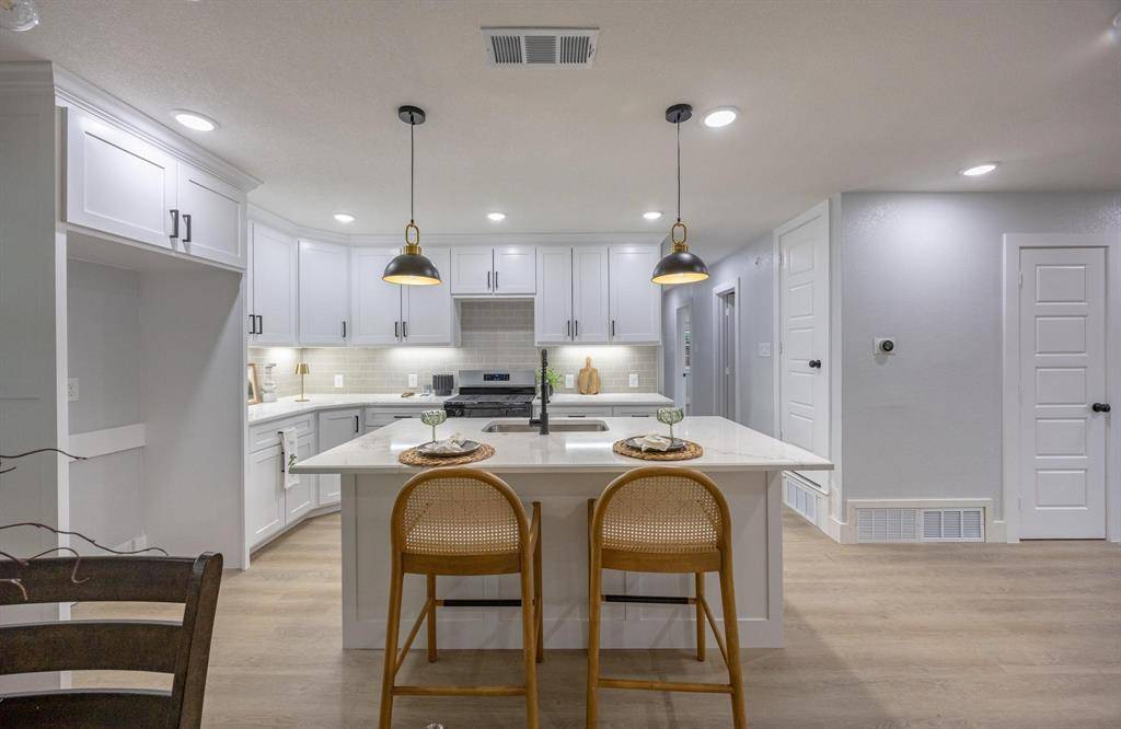 1208 Andrews Street, Arlington, TX 76011