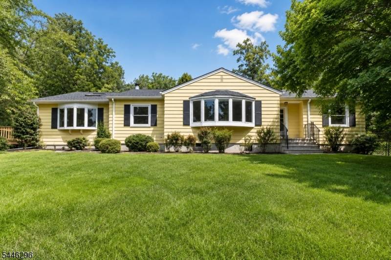 5 Crestview Dr, Bernardsville Boro, NJ 07924