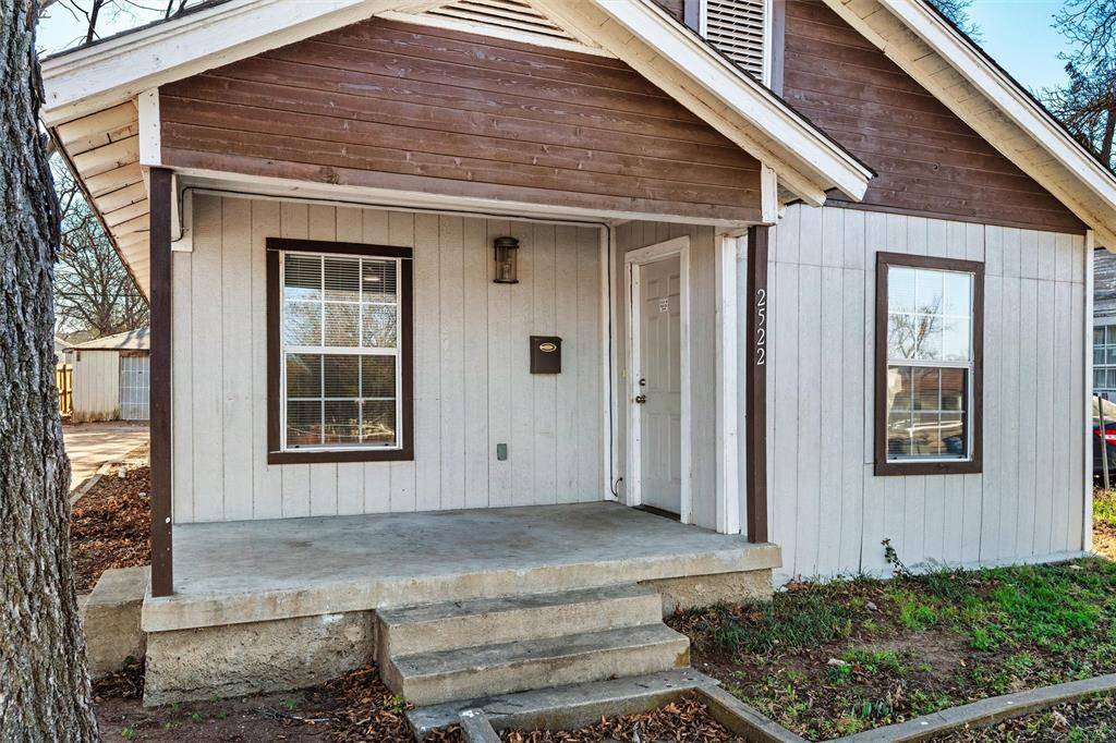 2522 W Clarendon Drive, Dallas, TX 75211