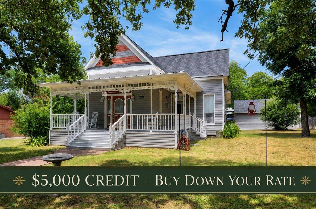 217 E 1st Street, Weatherford, TX 76086