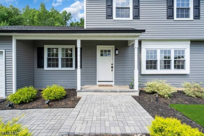 14 Dumont Round, Hillsborough Twp., NJ 08844