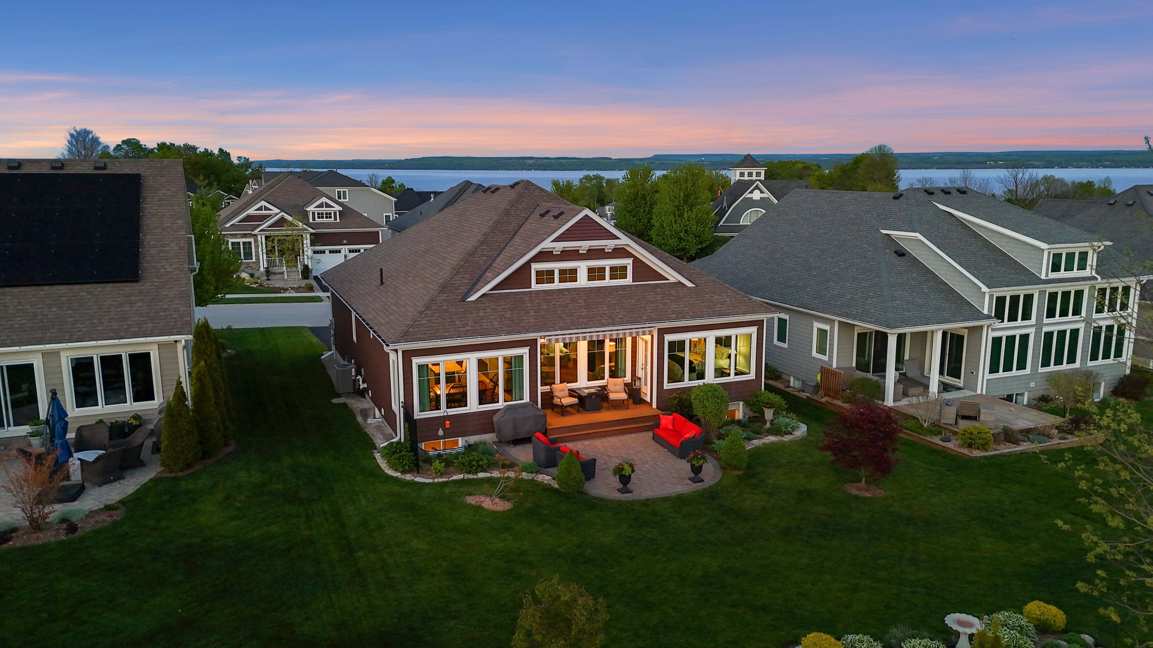208 Snowberry LN, Georgian Bluffs, ON N0H 1S0