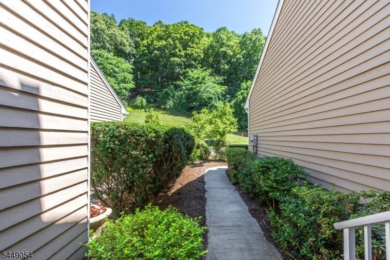 7 Dorset Ln, Bedminster Twp., NJ 07921