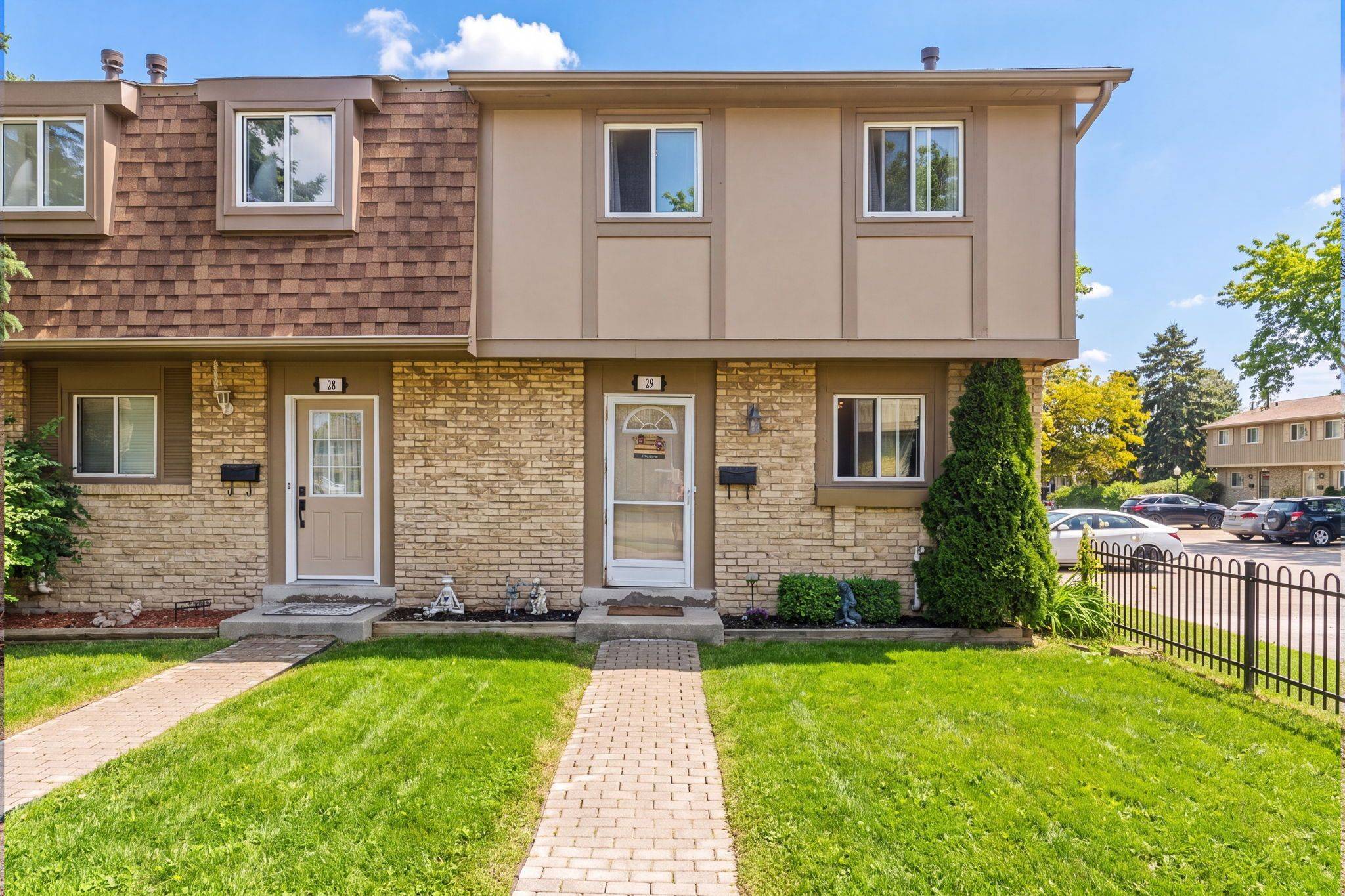 57 Hansen RD N #29, Brampton, ON L6V 3C6