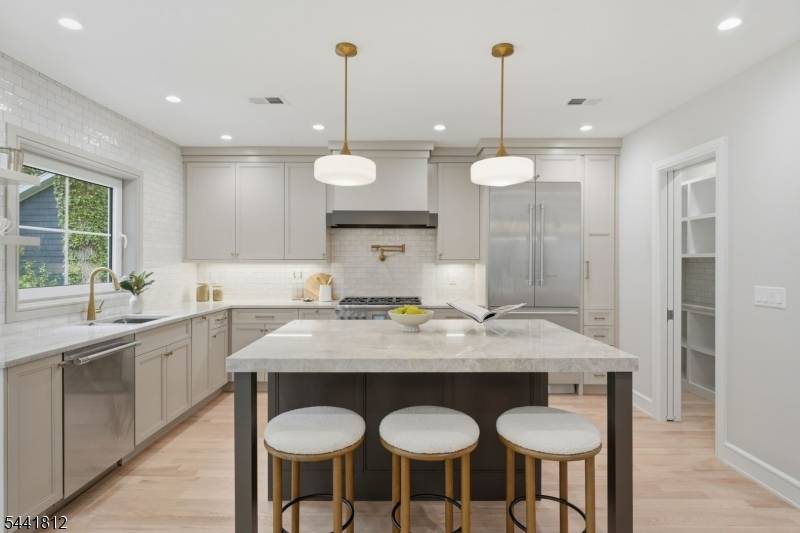 67 Myrtle Ave, Millburn Twp., NJ 07041
