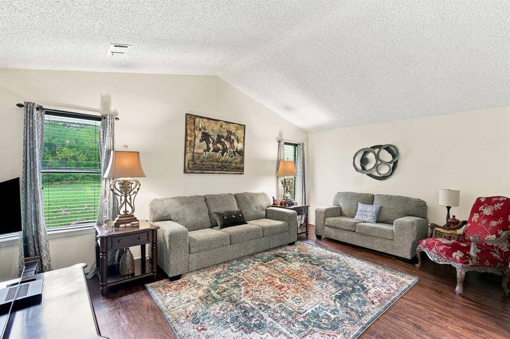 1215 Butcher Road, Waxahachie, TX 75165