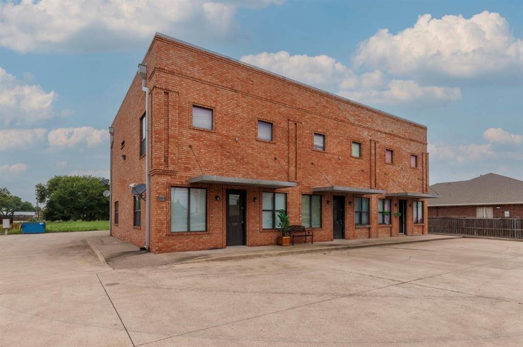 202 W Jefferson Street #104, Palmer, TX 75152