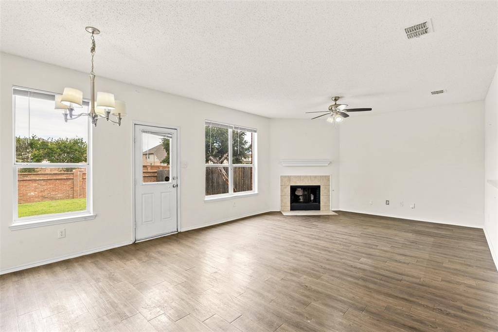312 Elk Run Drive, Fort Worth, TX 76140