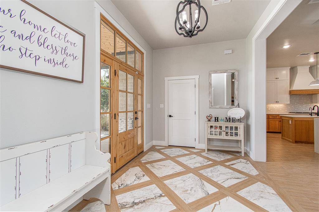 13428 Knob Hill Road, Rogers, TX 76569