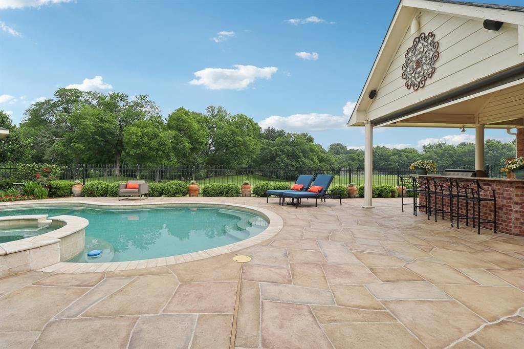 3109 Shadow Drive W, Arlington, TX 76006