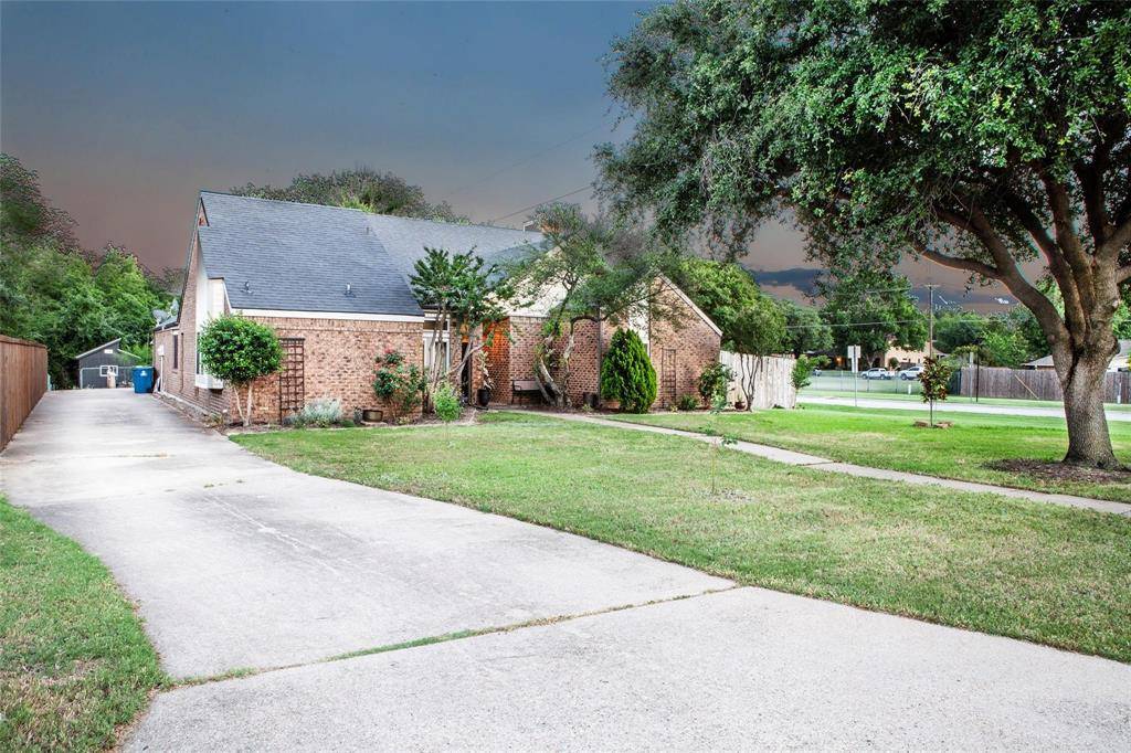 810 Highland Hills Lane, Highland Village, TX 75077