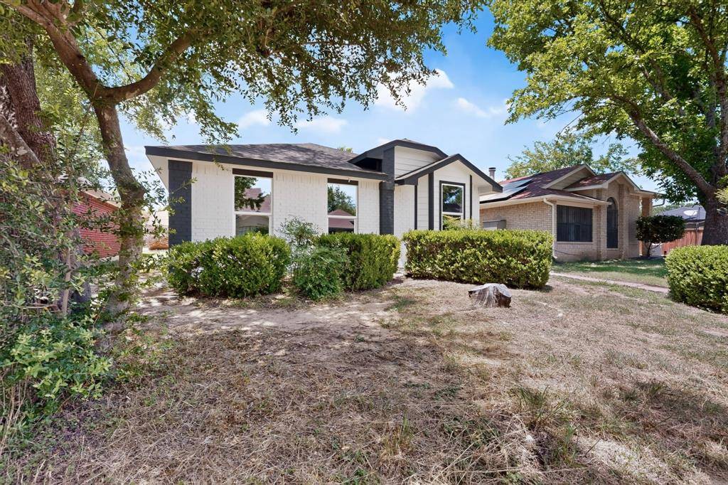 2607 Winter Oak Street, Dallas, TX 75227