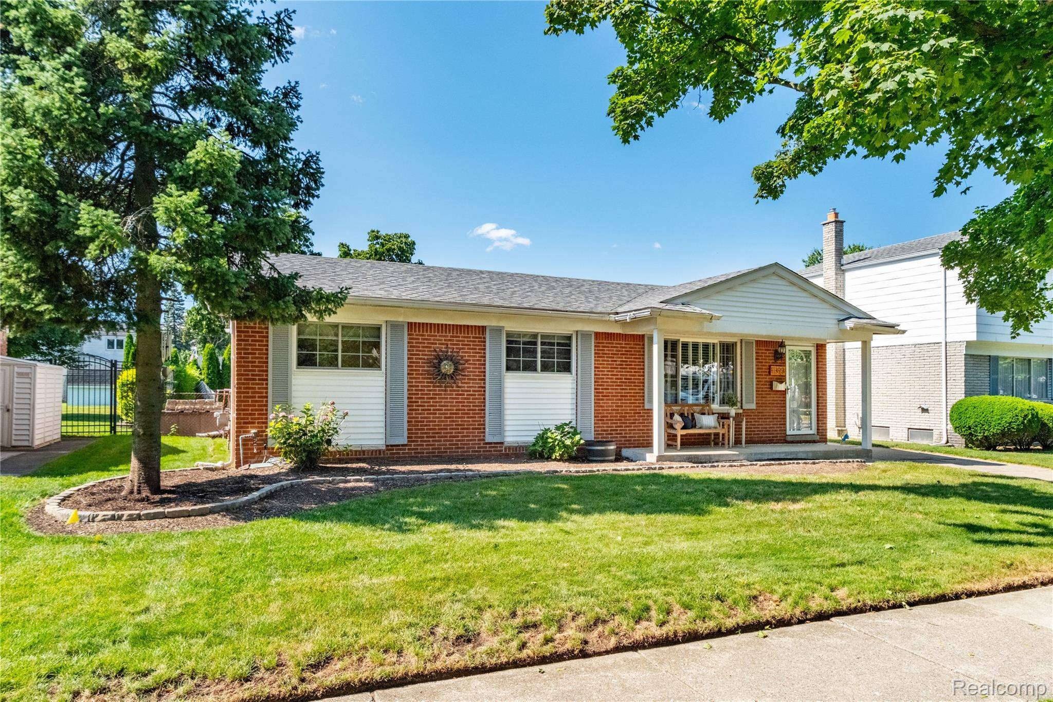 11393 Cedar LN, Plymouth Charter Township, MI 48170