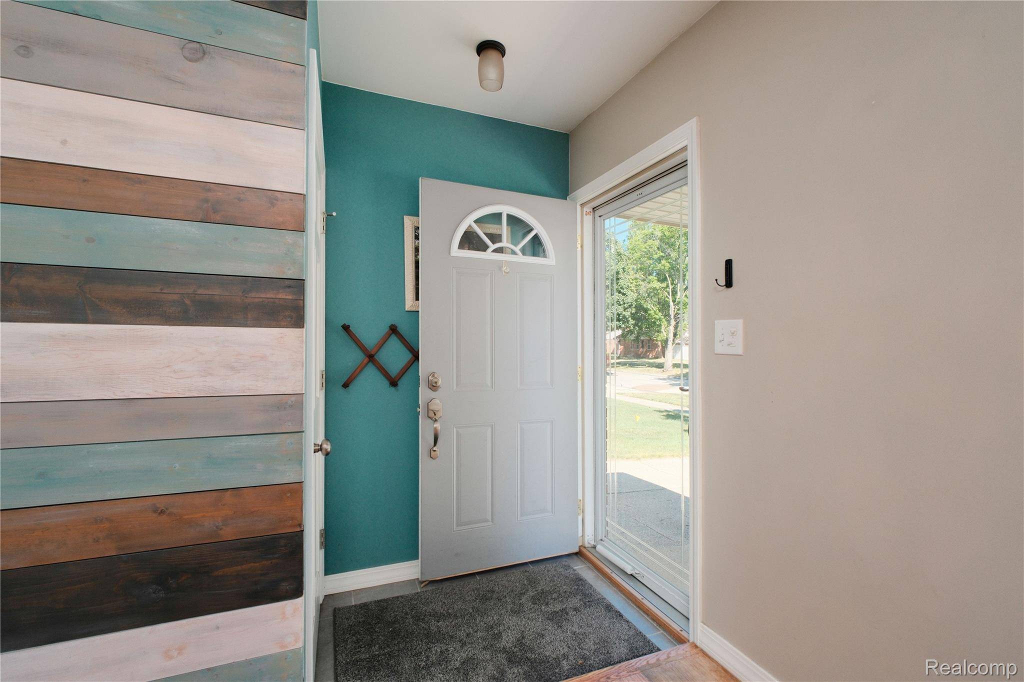 11393 Cedar LN, Plymouth Charter Township, MI 48170