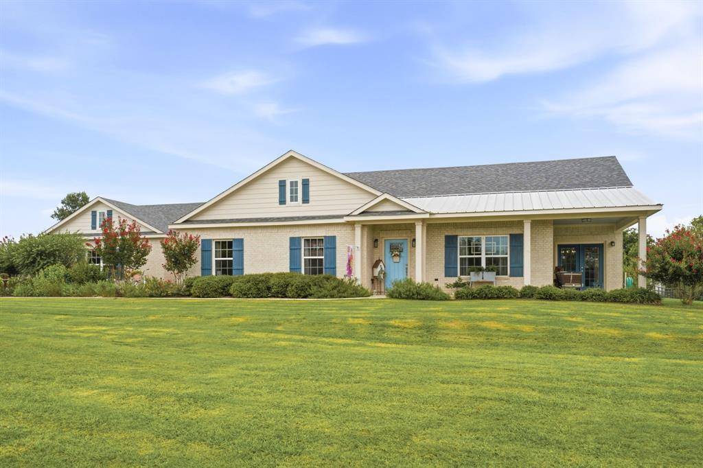 131 Whispering Winds Drive, Gunter, TX 75058