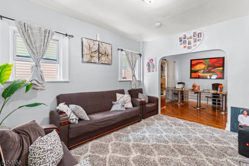 81 Schley St, Newark City, NJ 07112