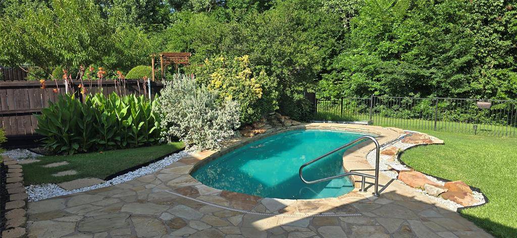 1706 Hollow Creek Court, Garland, TX 75040