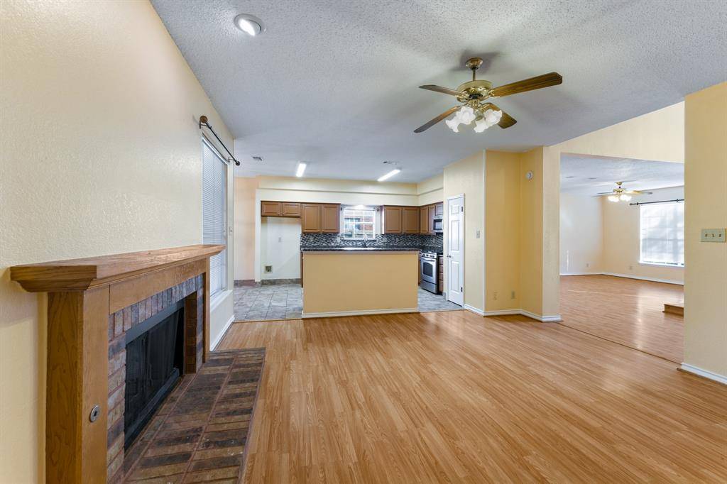 4303 Solitude Court, Arlington, TX 76017