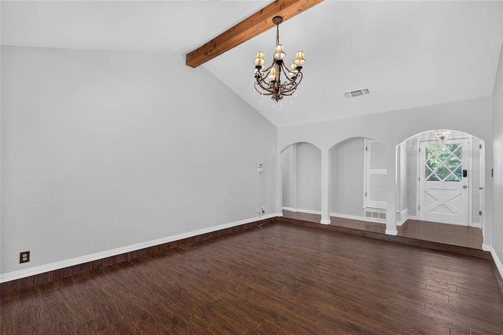 216 Rolling Hills Drive, Aledo, TX 76008
