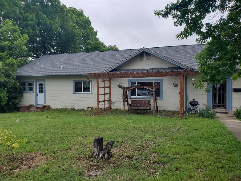 300 N Church Street, Decatur, TX 76234