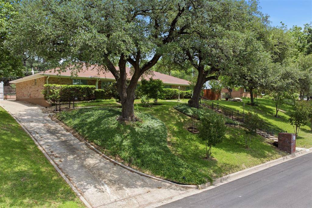 1209 Southwood Drive, Woodway, TX 76712