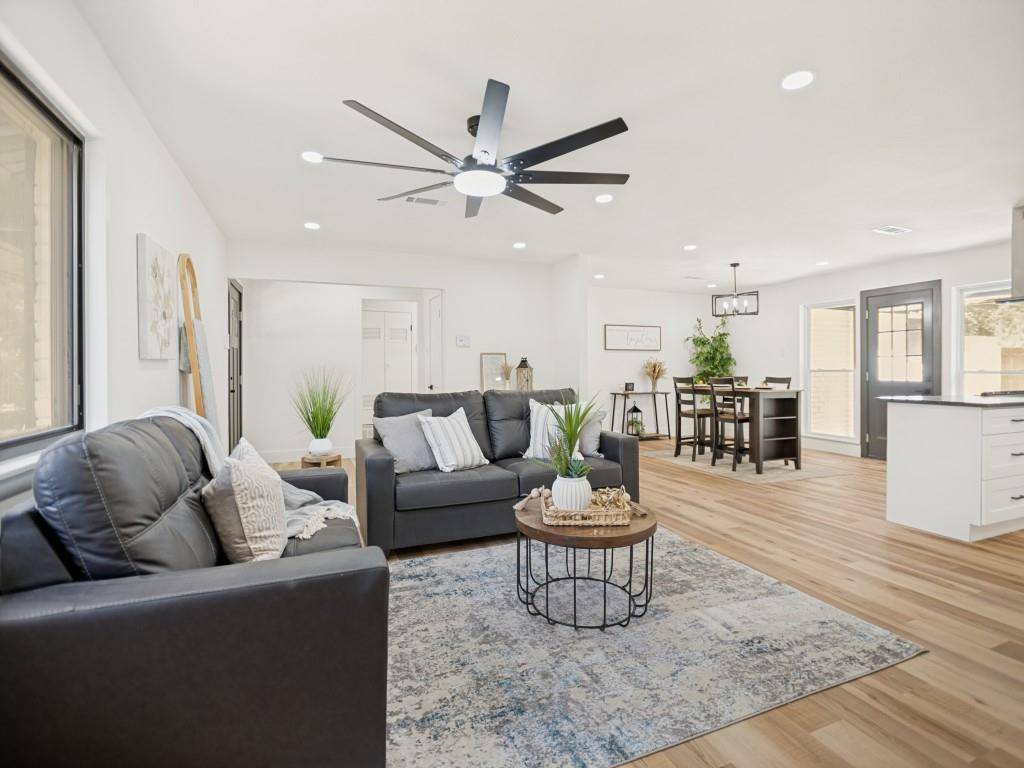502 Martin Lane, Euless, TX 76040