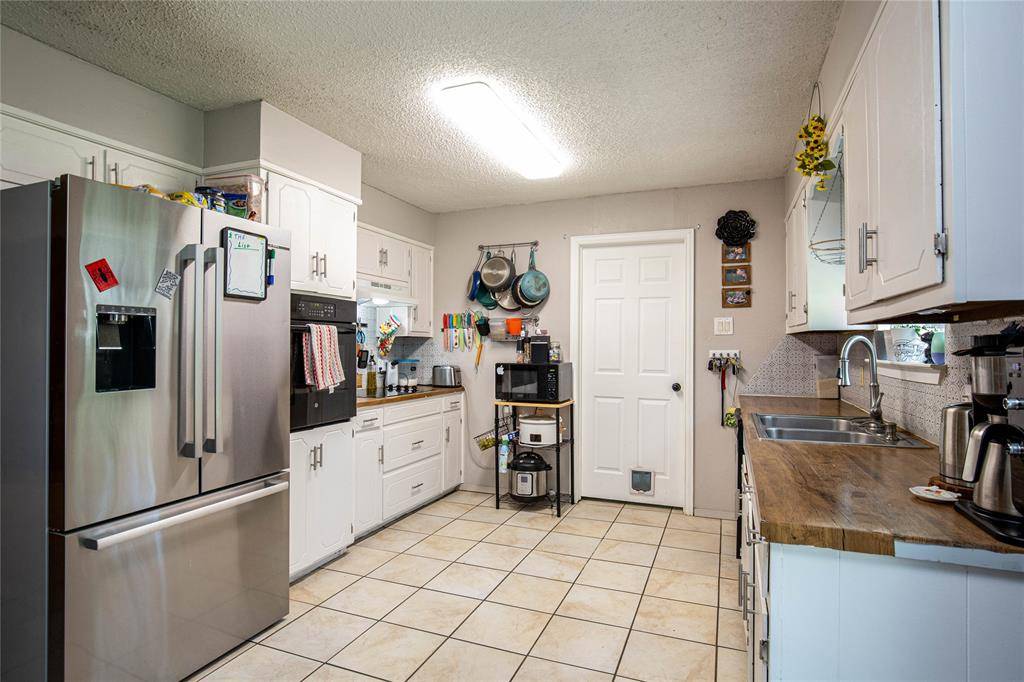 817 S Old Temple Road, Lorena, TX 76655