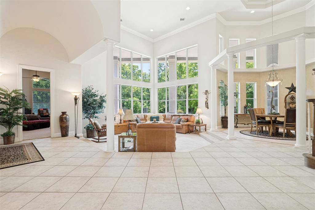 105 Sedalia Drive, Fort Worth, TX 76108