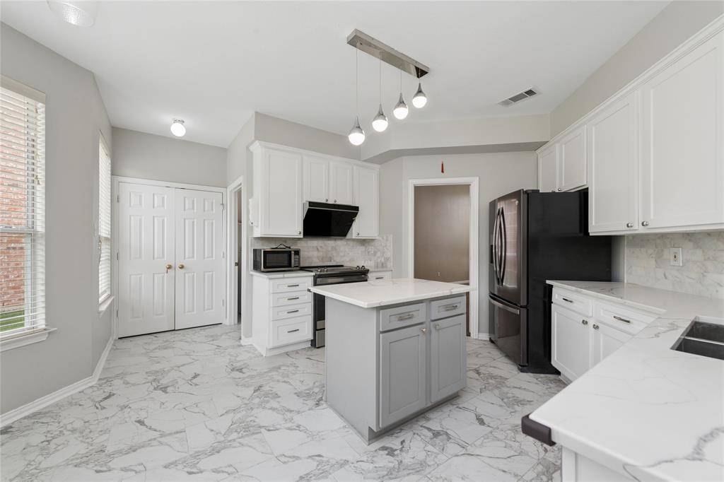 937 Parker Drive, Coppell, TX 75019